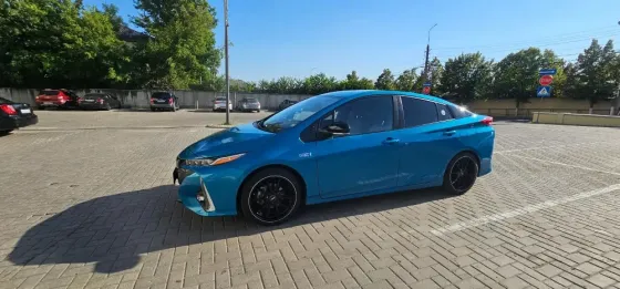Продаётся Toyota Prius Prime Limited. Донецк