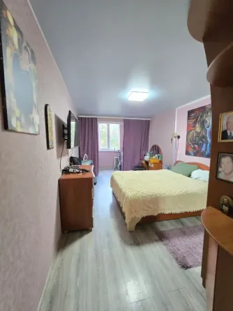 Продам 3-х комнатную квартиру с евроремонтом, Гвардейка центр, ориентир 5-я больница. Макеевка