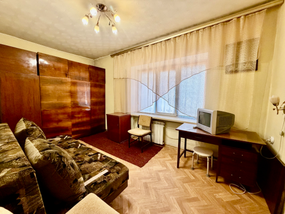 Продам 2х ком с мебелью и техникой парк Гулливер рядом Калининский рынок Донецк