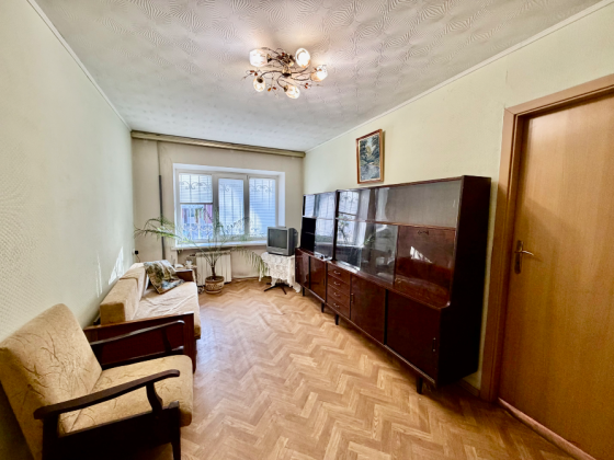 Продам 2х ком с мебелью и техникой парк Гулливер рядом Калининский рынок Донецк