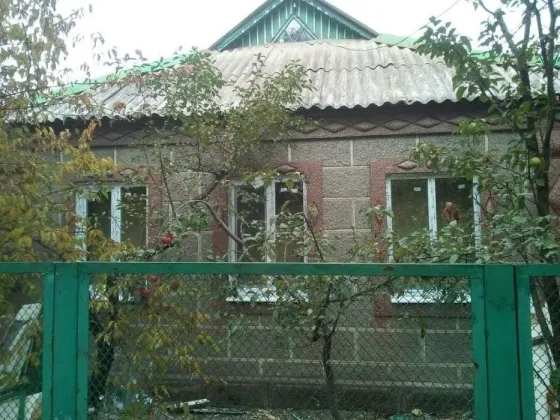 Обмен 4х комн. Дома на Стройдетали на 2х комн. Квартиру - Калининский р-н Донецк