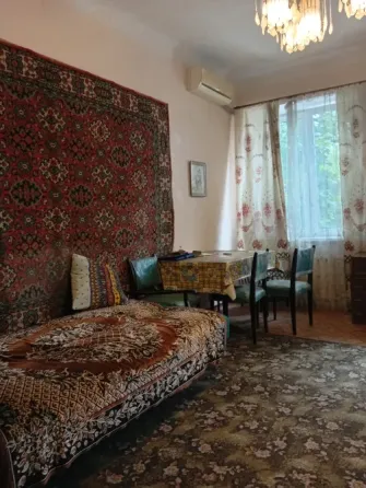 Продаю 2 ком Киевский р-н ш-та Засядько Донецк