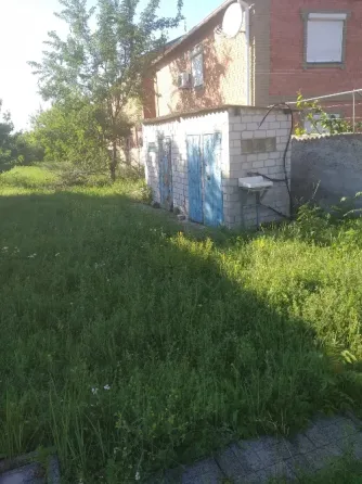 Продам земельный участок с домиком дачного типа в Урзуфе Мариуполь