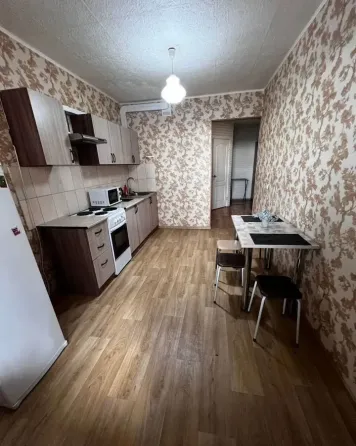 Сдам двухкомнатную квартиру в Буденновском районе, ориентир Майский рынок Донецк