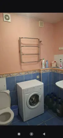 Продам 2 кв Ворошиловский р белый лебедь Донецк