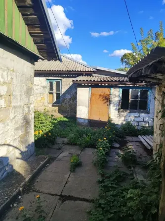 Продаётся дом на 4 хозяина в Кировском районе. Донецк