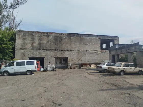Аренда,продажа. Район молокозавод,здание + 11 соток земли Макеевка