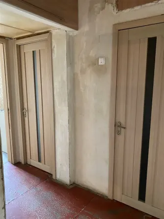 Продам 2х комн. сталинку, 3/3, ул. Клайпеды, майский рынок Донецк