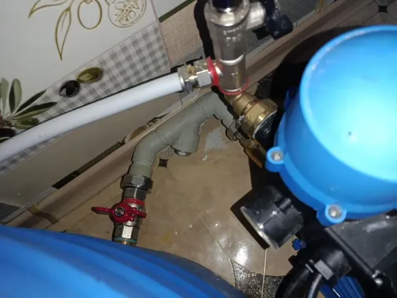 Установка накопительного бака для воды Донецк