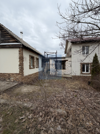 Продам дом и 30 соток приватизированой земли Макеевка