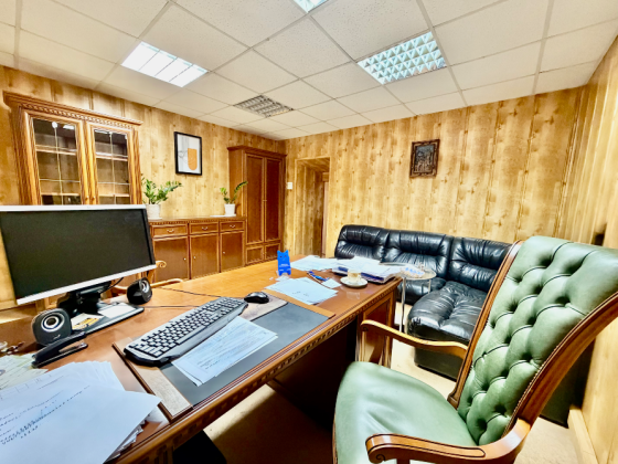 Аренда офиса с мебелью центр Донецка 140 квадратов, парковка Донецк
