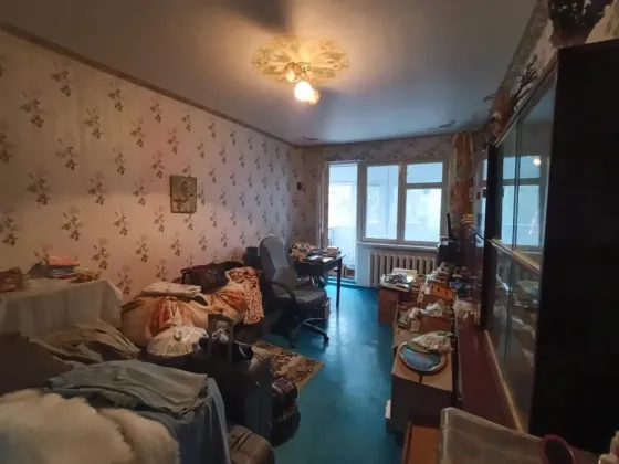Продам 2-х комнатную квартиру в г. Харцызске, Черемушки, верх, район пенсионного фонда Харцызск