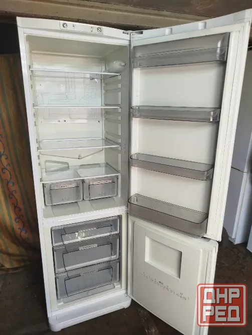 Холодильник Hotpoint Ariston Донецк - изображение 2