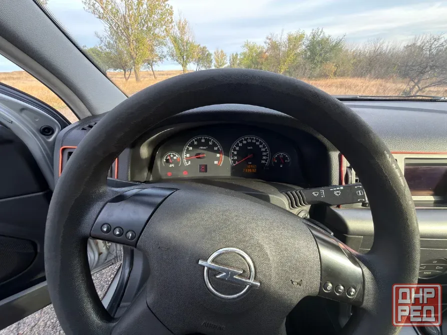 Opel Vectra C, 2002, 2.2, механика Зугрэс - изображение 7