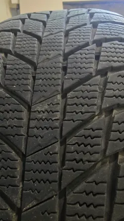 Продам зимнюю резину Triangle Донецк