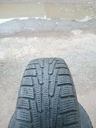 Продаю комплект зимней резины 225 60 17 Донецк