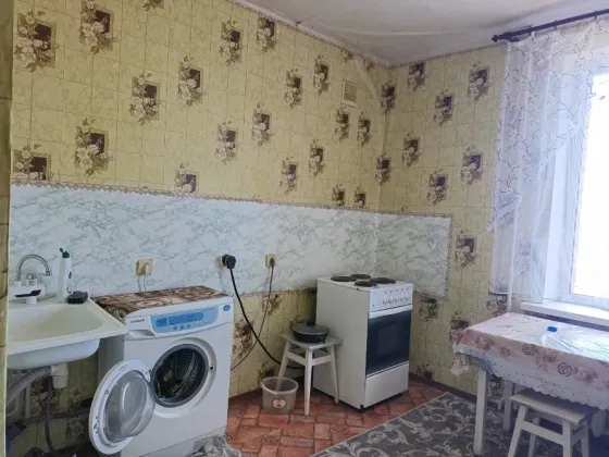 Продам крупногабаритную 3-х комнатную квартиру в Будённовском районе Донецк