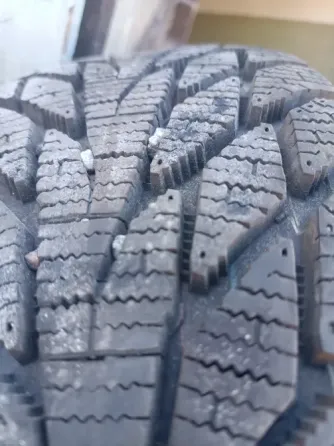 Продам новую зимнюю резину Кордиант 185 / 65 r15 на новых стальных дисках . Разболтовка 4*114,3 Донецк