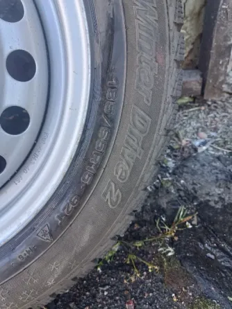 Продам новую зимнюю резину Кордиант 185 / 65 r15 на новых стальных дисках . Разболтовка 4*114,3 Донецк