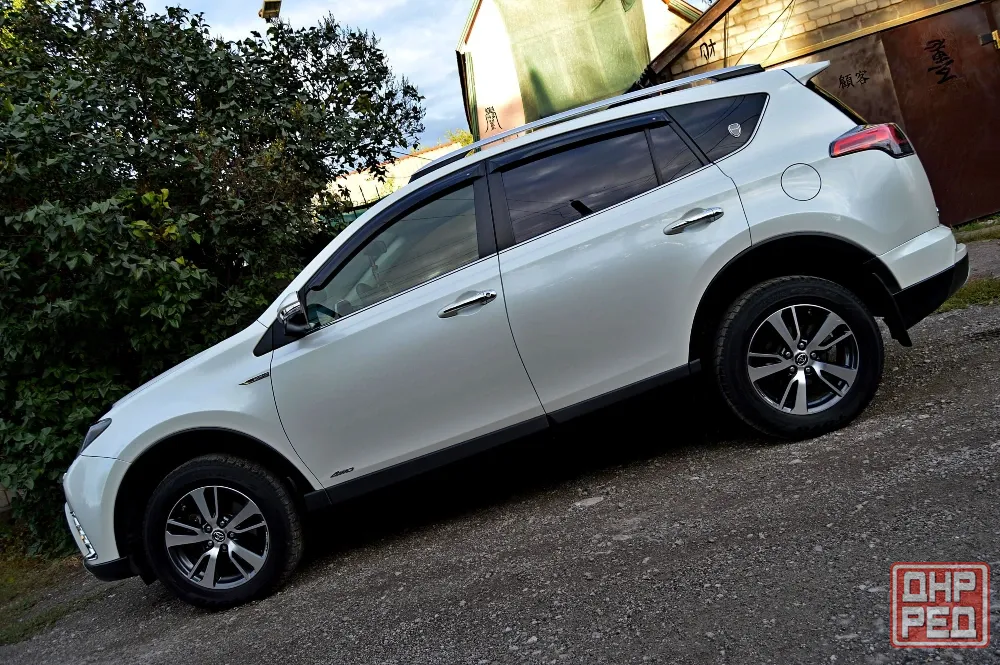 Toyota Rav4 2016г 2.0 4WD**IDeaL-эксклюзив**Рестайлинг официал Макеевка - изображение 1
