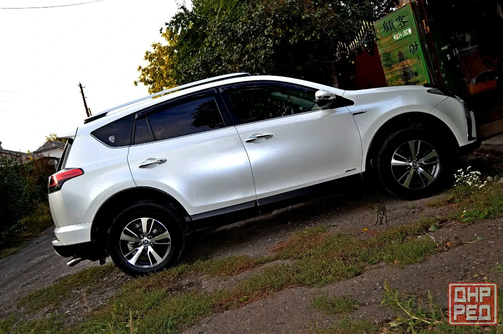 Toyota Rav4 2016г 2.0 4WD**IDeaL-эксклюзив**Рестайлинг официал Макеевка - изображение 3
