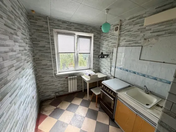 Продам 2-х комн. кв., 4/5 эт., 44 м.кв. - Макеевка, кв-л Железнодорожный д.24, Даки Макеевка