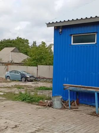 Продам 2 квартиры на земле 67 мкв. в одном доме, ангар. Земля приватизирована. Макеевка