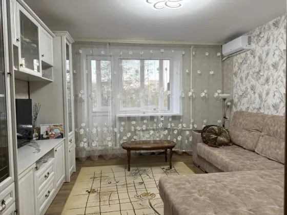 Бахчиванджи 5 3 ком.кв Мариуполь
