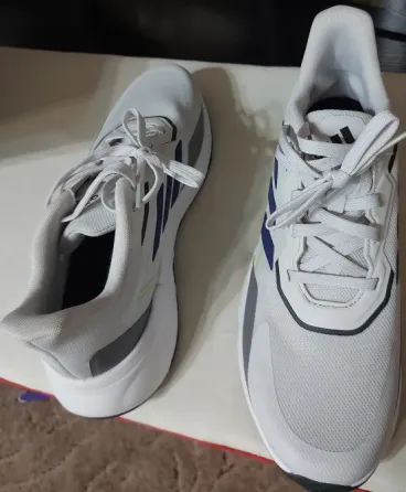 Продаю кроссовки Adidas Донецк