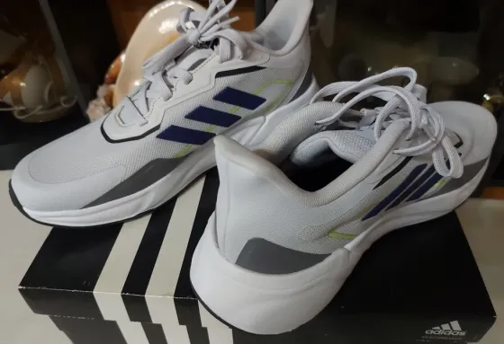 Продаю кроссовки Adidas Донецк