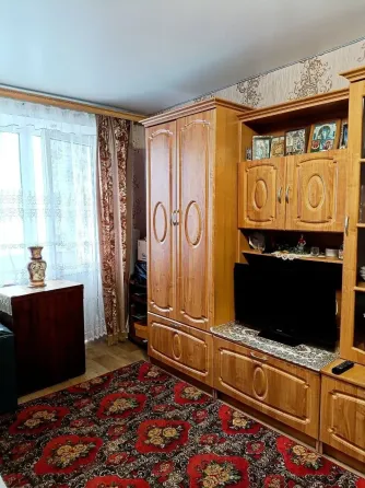 Продается 1 ком.квартира в Левобережном районе по проспекту Тульскому в районе утреннего рынка. Мариуполь