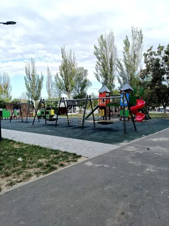 Продается 1 ком.квартира в Левобережном районе по проспекту Тульскому в районе утреннего рынка. Мариуполь