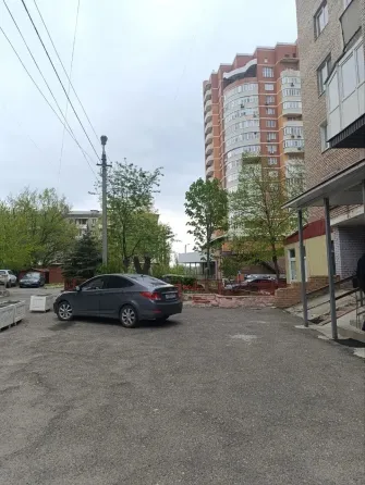 Продам 3 комнатную квартиру Калининский рынок Донецк
