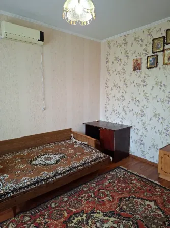 оцкб, ул. Воровского, 1к. кв-ра, сталинка, 2/4, хорошая Донецк