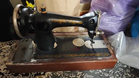 Продам швейную машинку Донецк