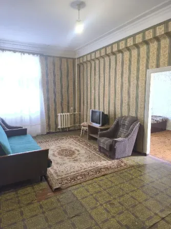Продам 3х комнатную квартиру, город Харцызск, в центре, ул. Октябрьская, площадь Ленина Харцызск