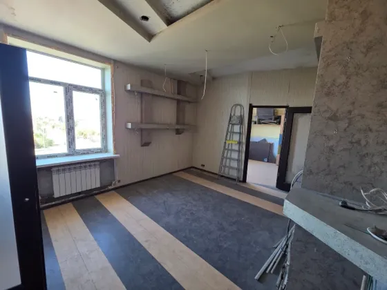 3-комн. кв. 61.8 м² 5/5 этаж. Мариуполь, Левобережный район. Мариуполь