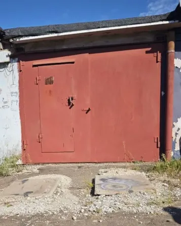 Продам капитальный гараж в кооперативе "Автолюбитель 20" Мариуполь