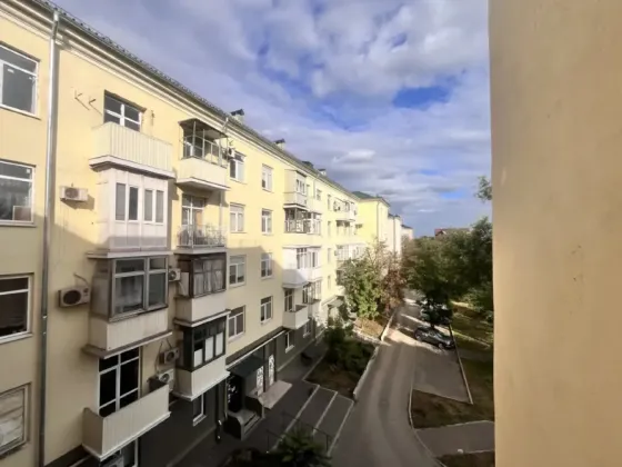 Продается 2-комнатная квартира в Ильичевском районе Мариуполь