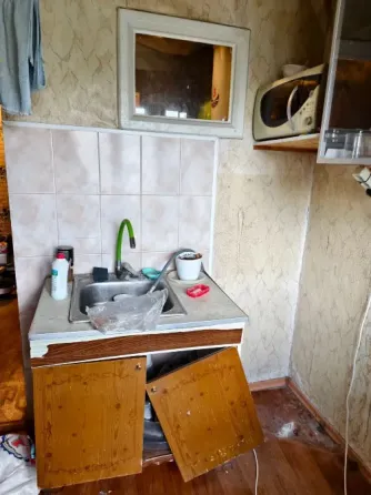 Продам 1ю квартиру+сарай Ждановка