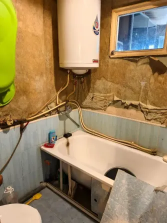 Продам 1ю квартиру+сарай Ждановка