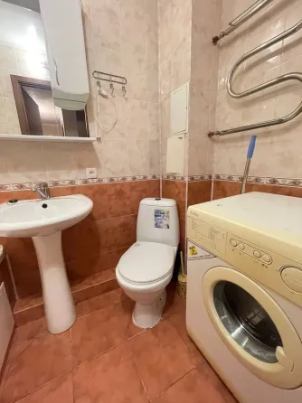 Продам 3-х комнатную в Куйбышевском районе, ДоК. 3/9. Мебель, техника. Вода всегда! Донецк