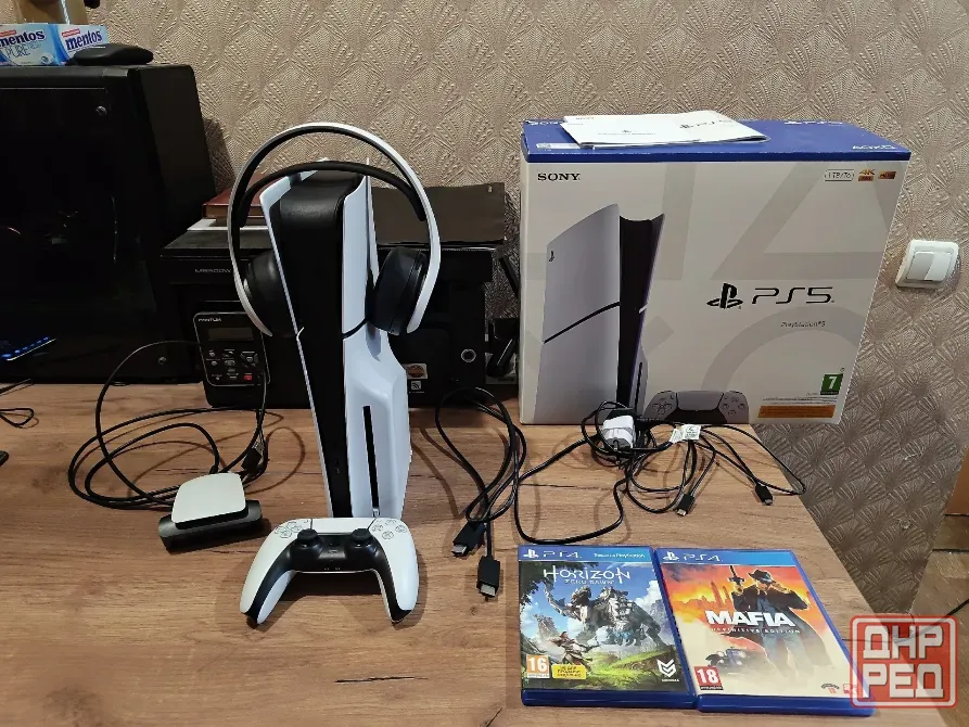 PlayStation 5 Slim 1TB с дисководом, играми и аксессуарами Макеевка - изображение 1