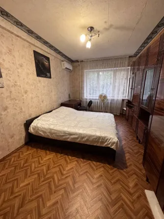 Продам 3-х комн в Ворошиловском р-не, пр. Комсомольский/ул. Университетской. Три раздельные комнаты. Донецк