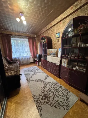 Продам 3-х комн в Ворошиловском р-не, пр. Комсомольский/ул. Университетской. Три раздельные комнаты. Донецк