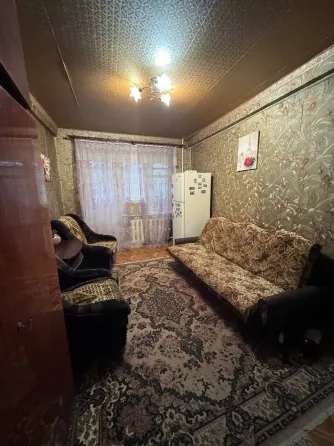 Продам 3-х комн в Ворошиловском р-не, пр. Комсомольский/ул. Университетской. Три раздельные комнаты. Донецк