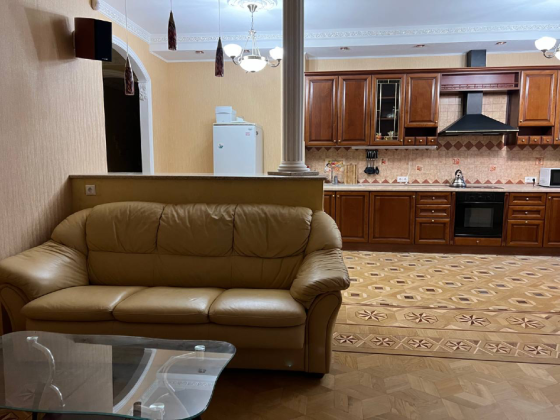 Аренда квартиры в жк с паркингом Донецк