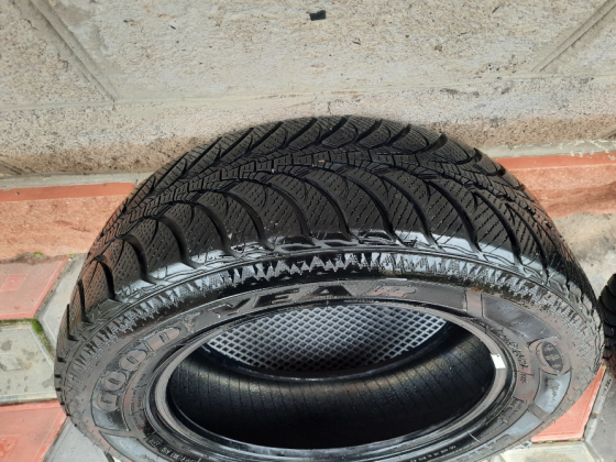 Goodyear 215/65/17 Донецк