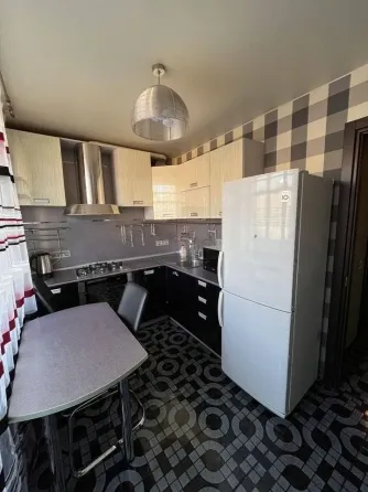 3к квартира на Бакинских комиссаров, Куйбышевский район Донецк