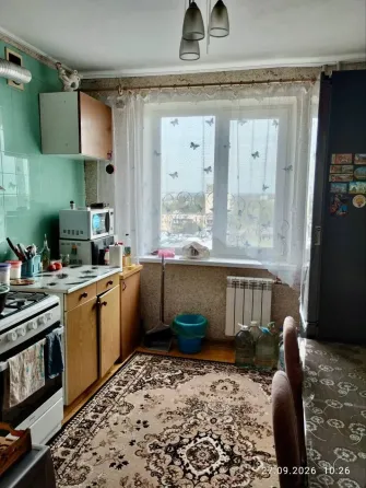 Продаётся 3 к квартира в Левобережном районе, Комсомольский бульвар. Мариуполь